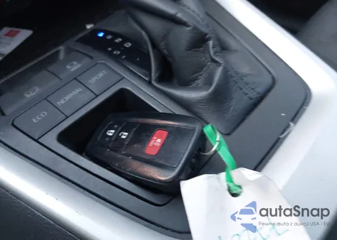 2020 Toyota Rav4 Xle z USA, uszkodzony, nr VIN 2T3W1RFV0LW077224